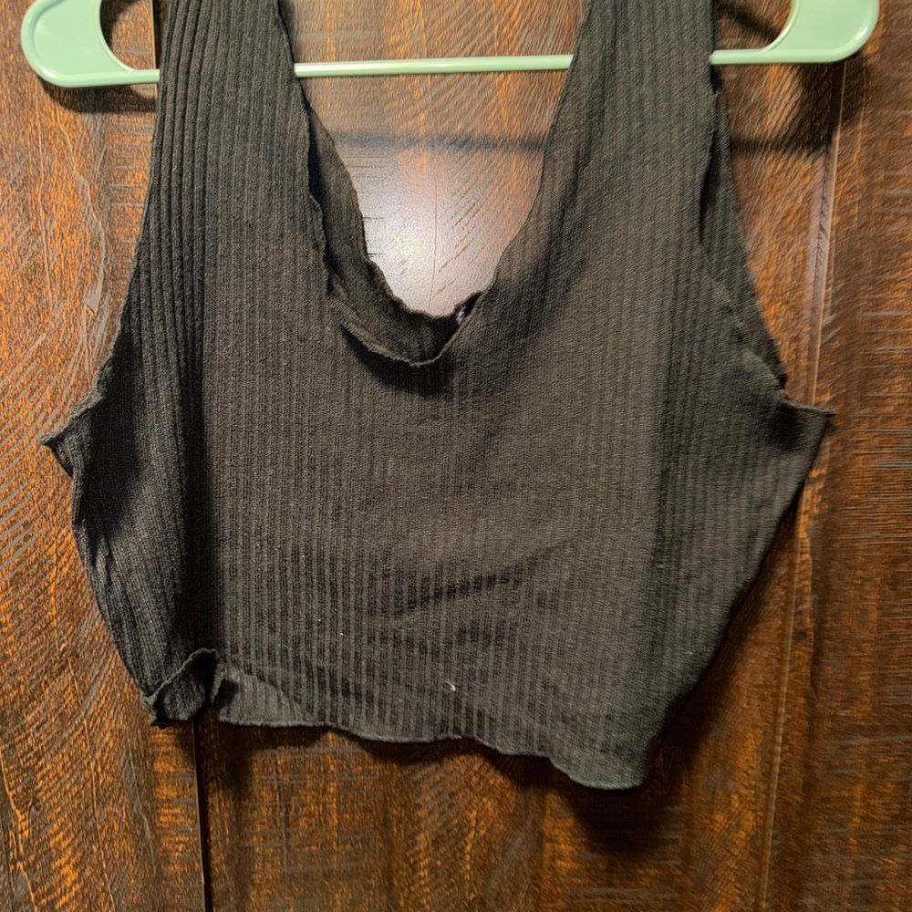 SHEIN Black Ribbed Crop Top